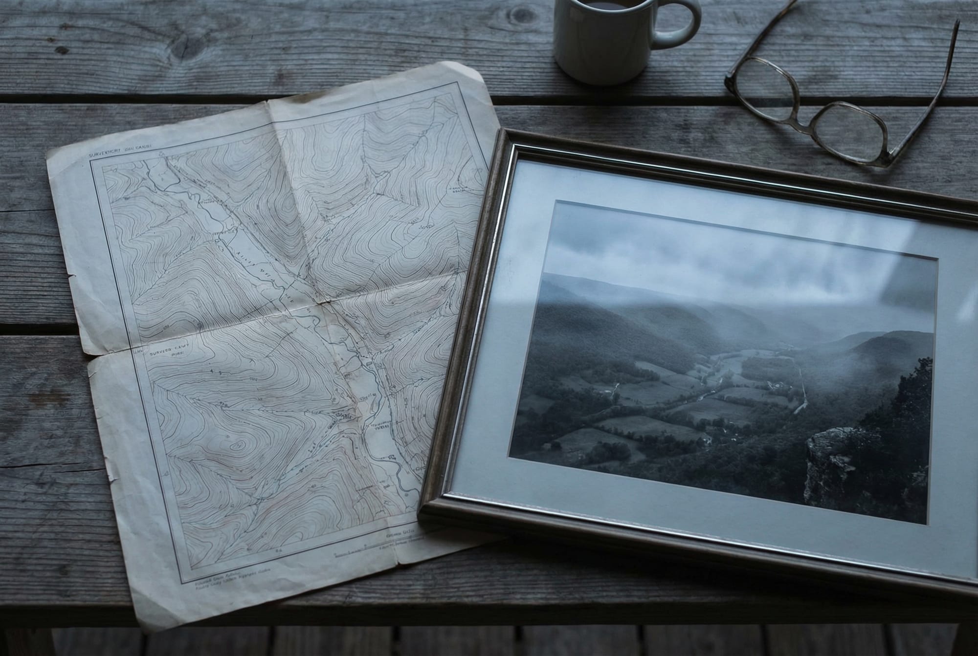 Map and photograph of valley creating recursive spatial loop
